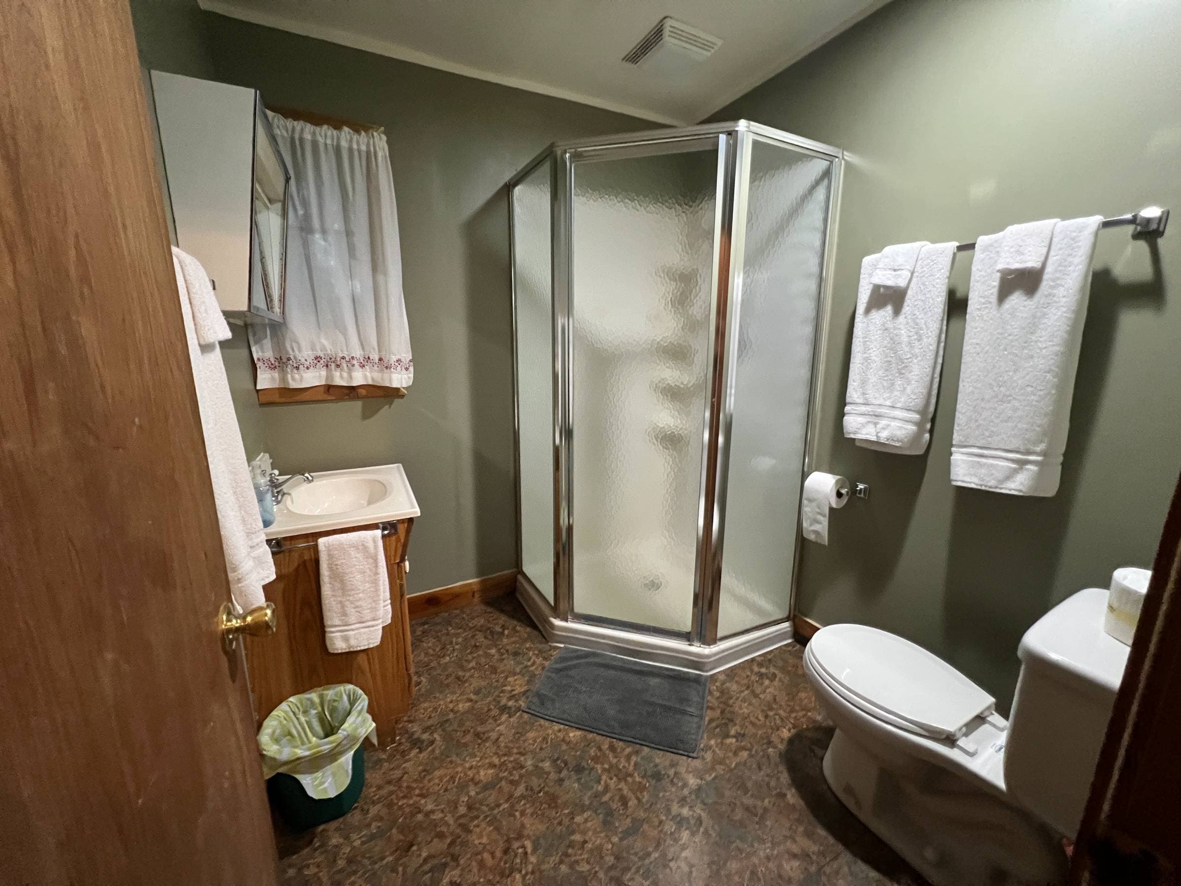 Private bathroom. Shower towels provided. Please bring your own beach towels.
